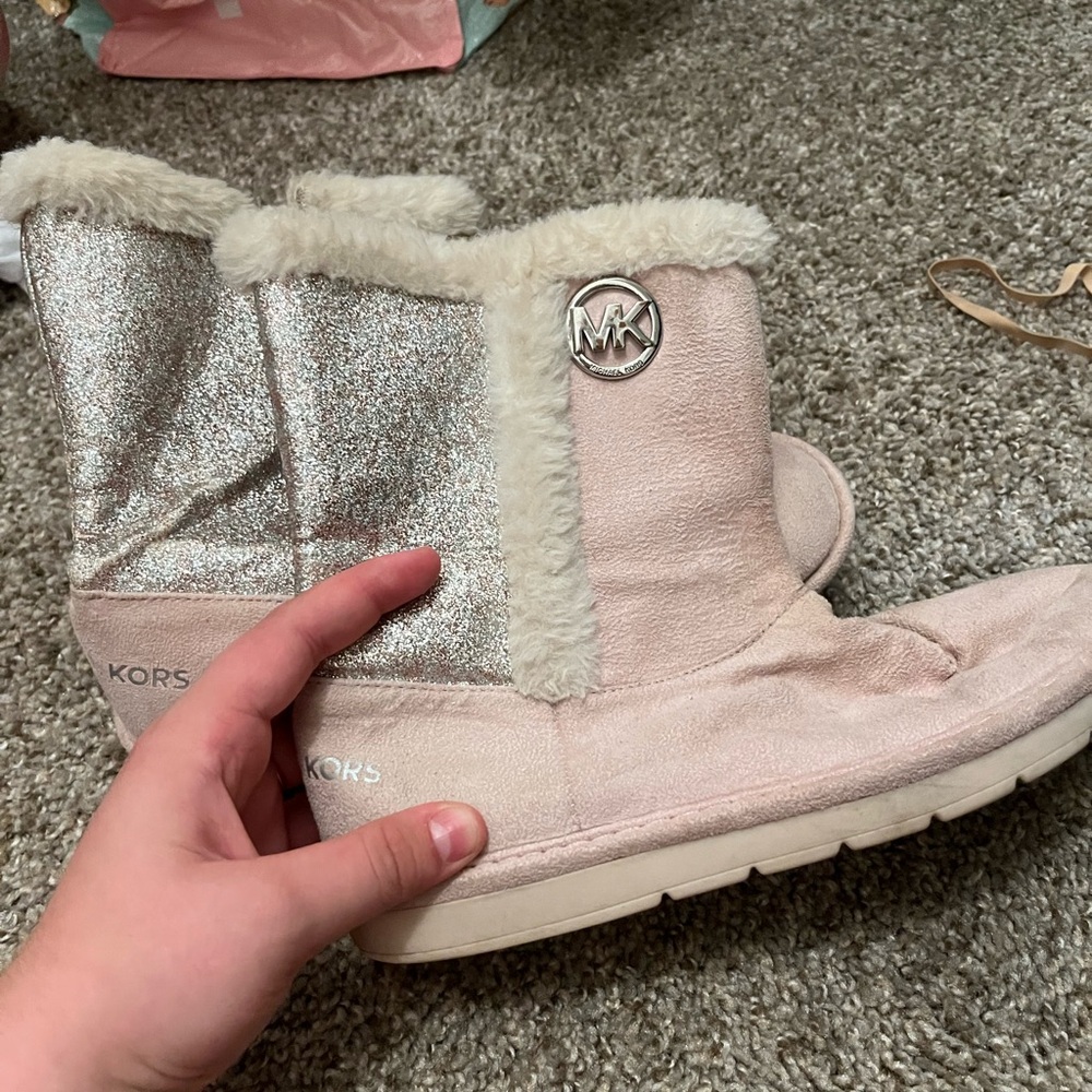 Girls boots